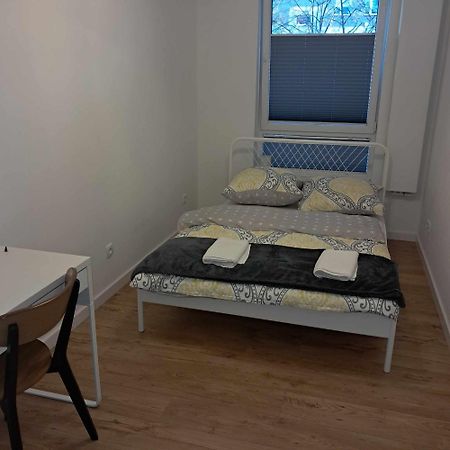 Apartament Julia 1-4 Os Starowapiennikowa 42A Z Balkonem Ze Sniadaniem Kontynentalnym Kielce Kültér fotó