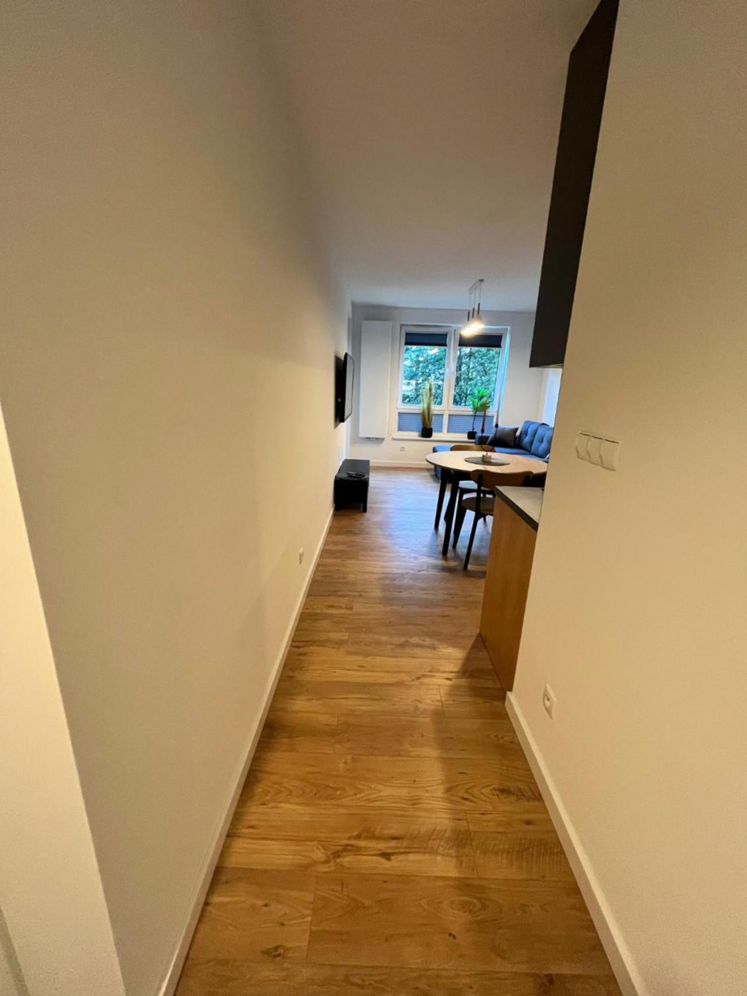 Apartament Julia 1-4 Os Starowapiennikowa 42A Z Balkonem Ze Sniadaniem Kontynentalnym Kielce Kültér fotó