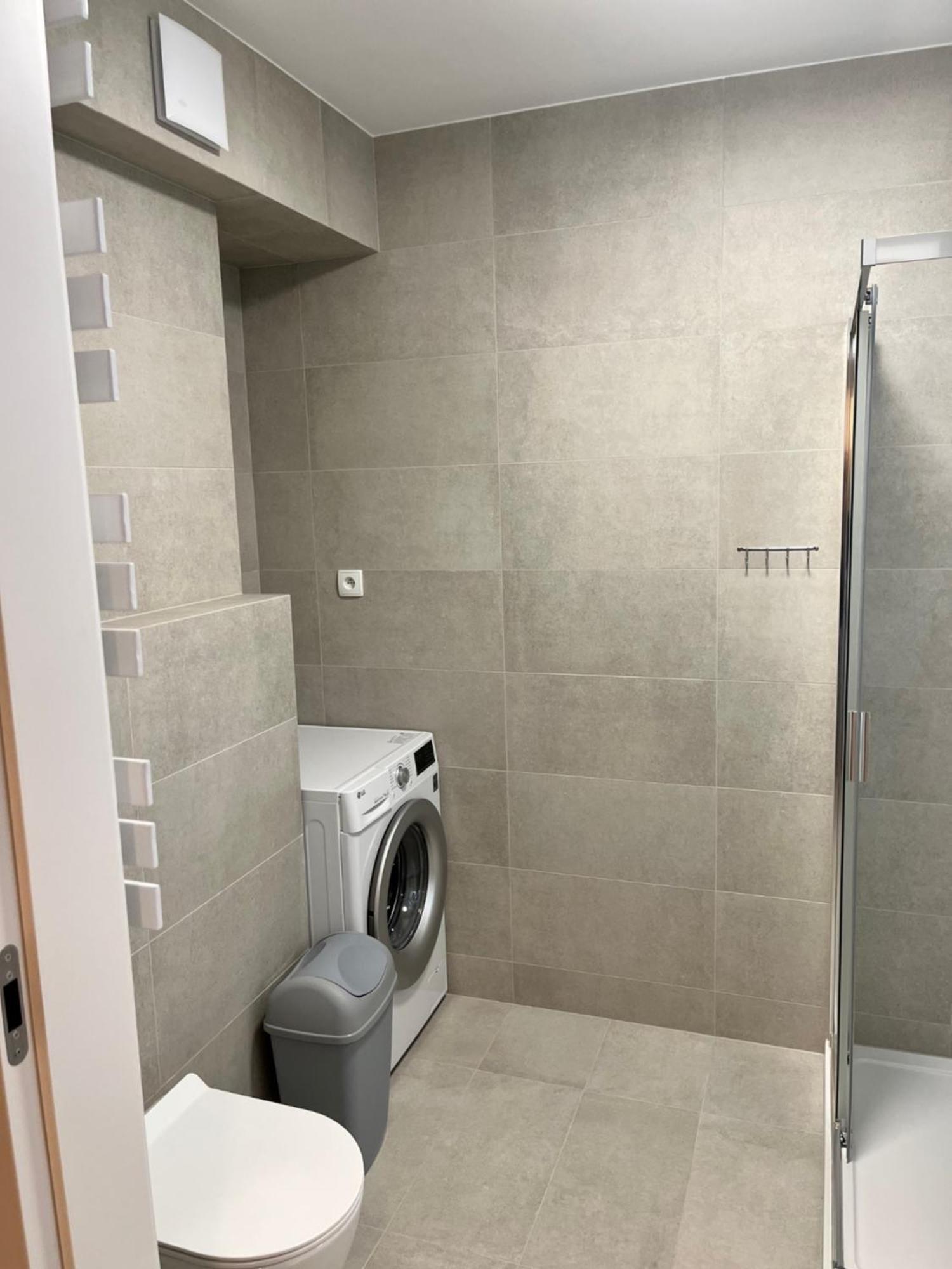 Apartament Julia 1-4 Os Starowapiennikowa 42A Z Balkonem Ze Sniadaniem Kontynentalnym Kielce Kültér fotó