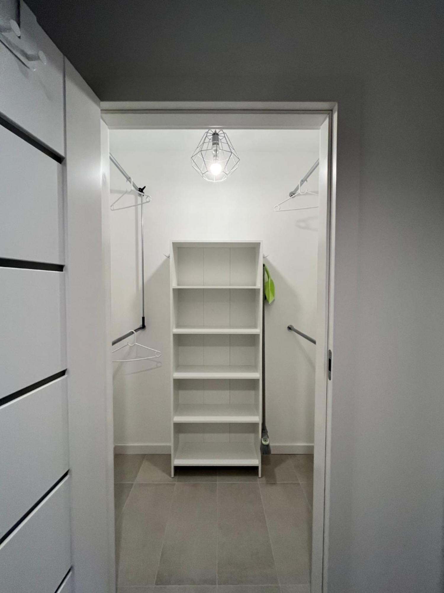 Apartament Julia 1-4 Os Starowapiennikowa 42A Z Balkonem Ze Sniadaniem Kontynentalnym Kielce Kültér fotó