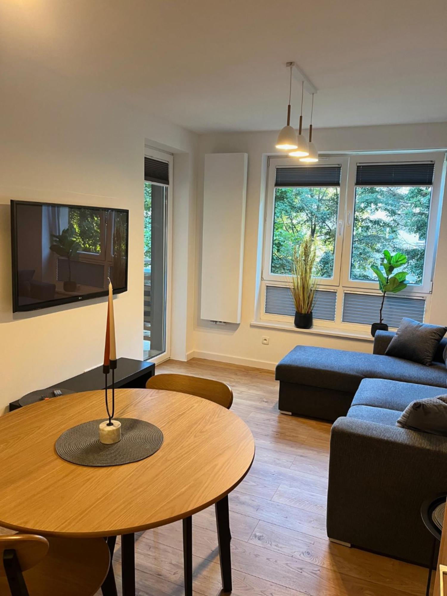 Apartament Julia 1-4 Os Starowapiennikowa 42A Z Balkonem Ze Sniadaniem Kontynentalnym Kielce Kültér fotó