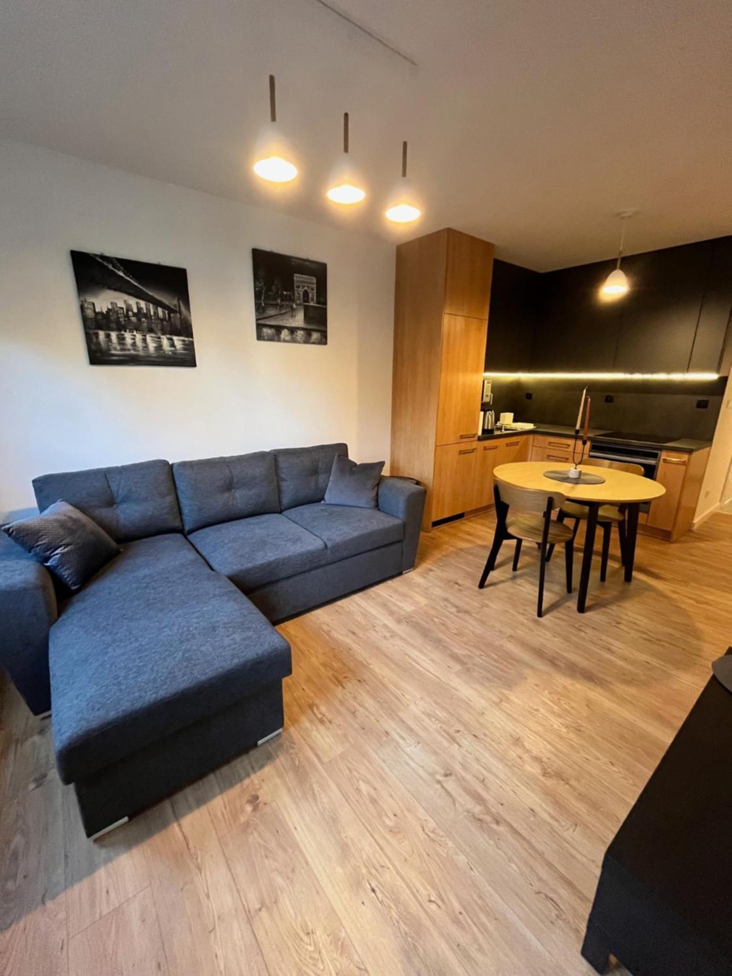 Apartament Julia 1-4 Os Starowapiennikowa 42A Z Balkonem Ze Sniadaniem Kontynentalnym Kielce Kültér fotó