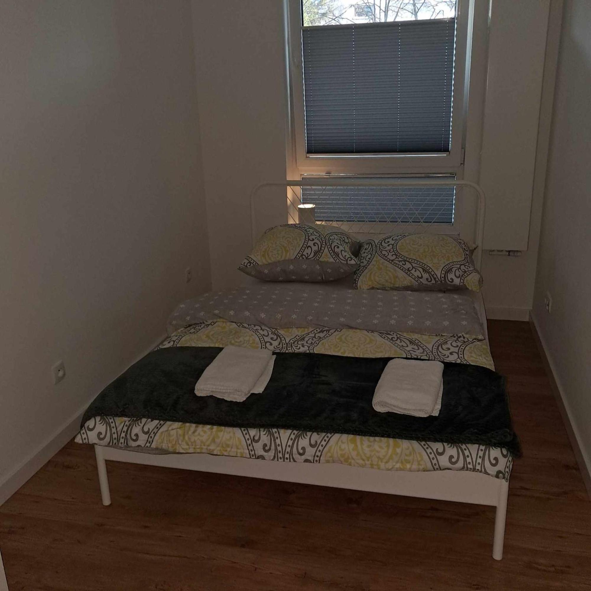 Apartament Julia 1-4 Os Starowapiennikowa 42A Z Balkonem Ze Sniadaniem Kontynentalnym Kielce Kültér fotó